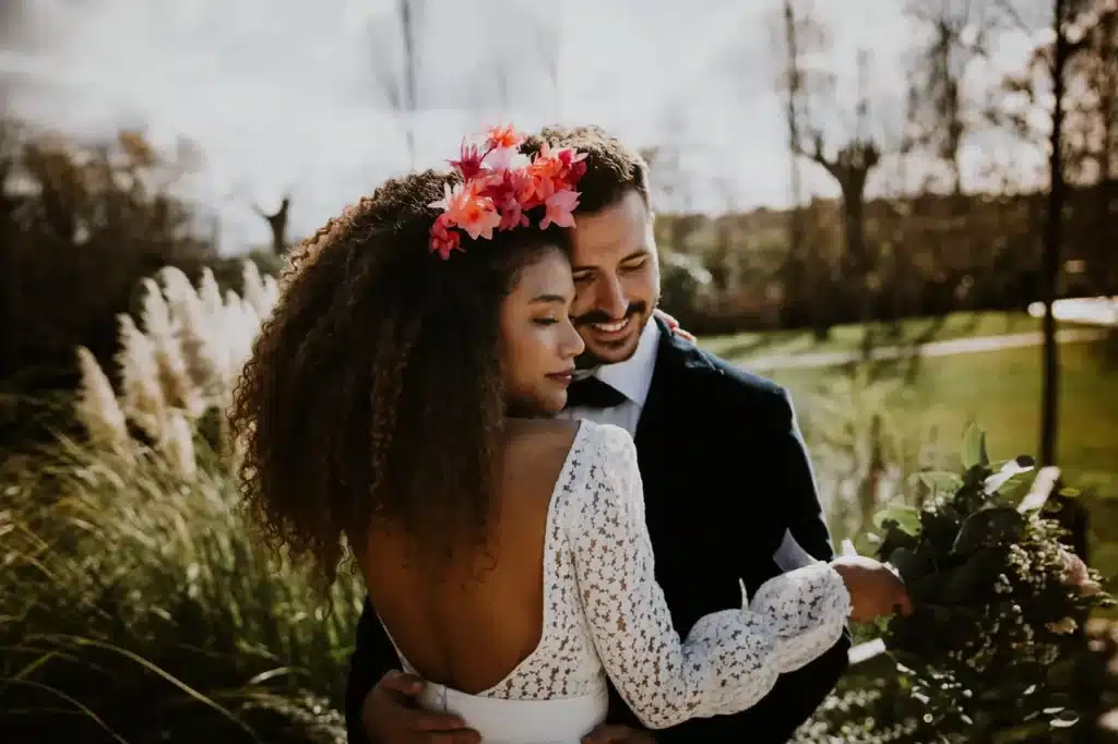 Estiliza rizos espectacularmente para una boda inolvidable