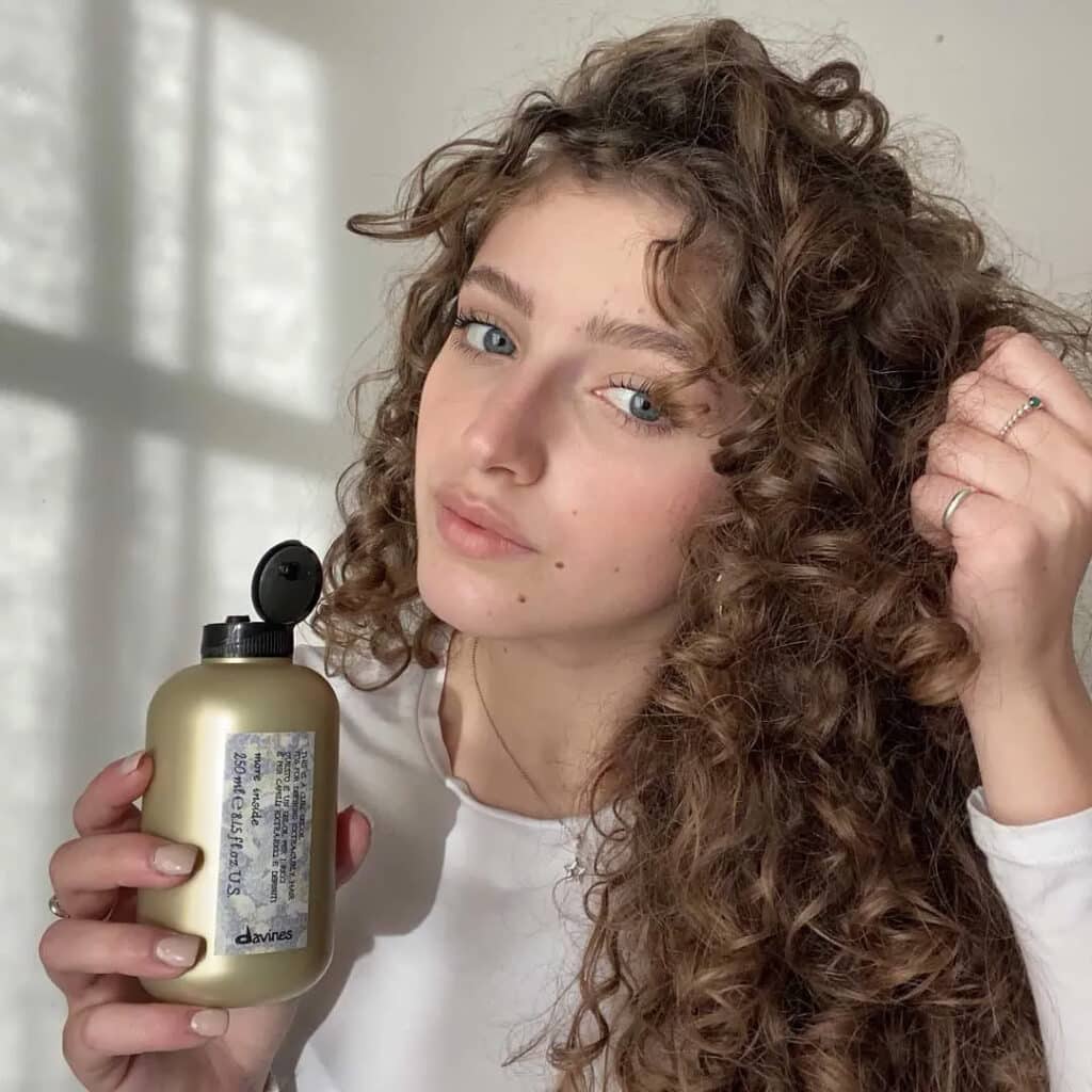 Productos para cabello rizado: aspectos a considerar al usar